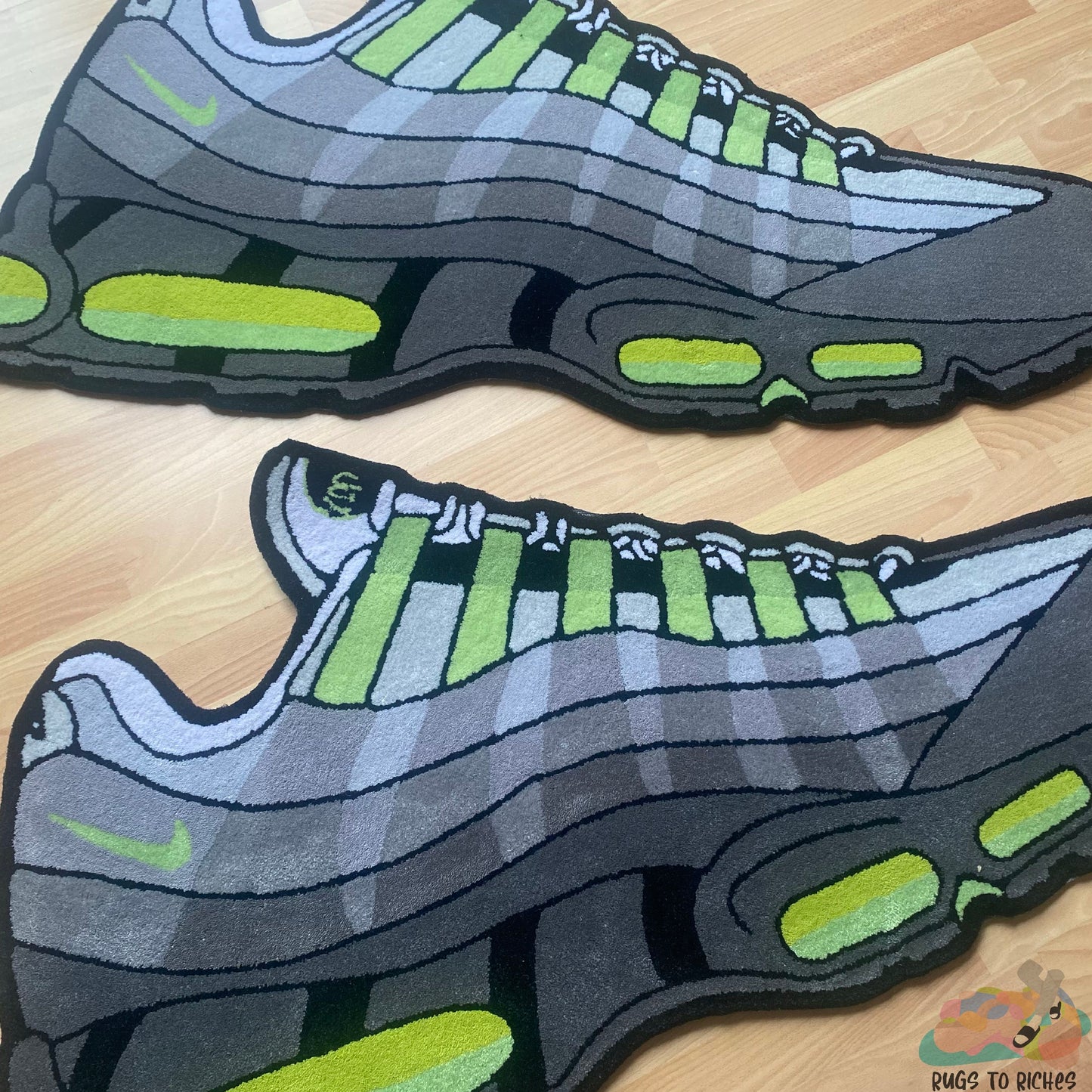 ‘AIRMAX 95’ HANDTUFTED RUG