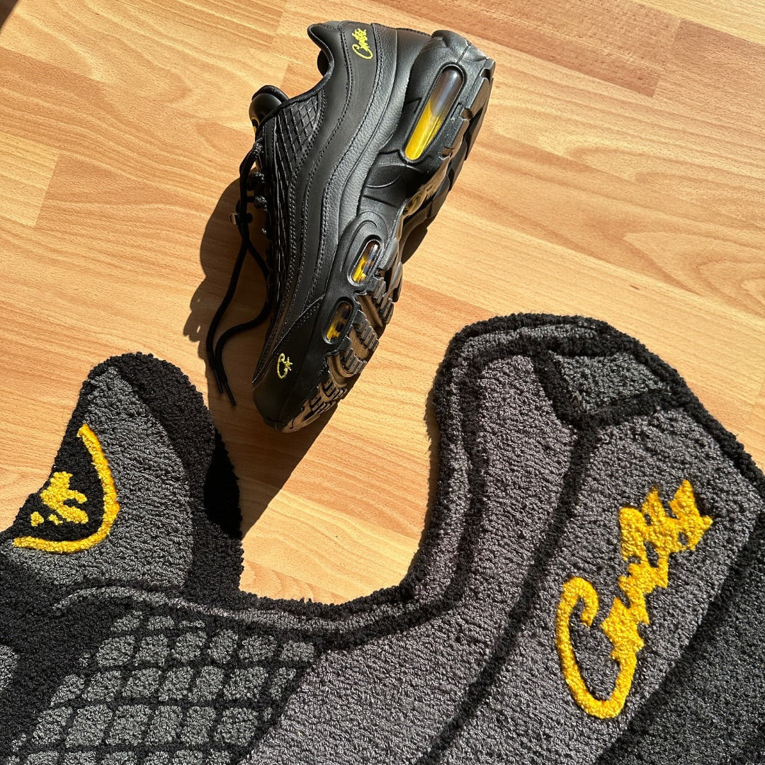‘CORTEIZ HONEY BLACK AIR MAX 95’ HANDTUFTED RUG