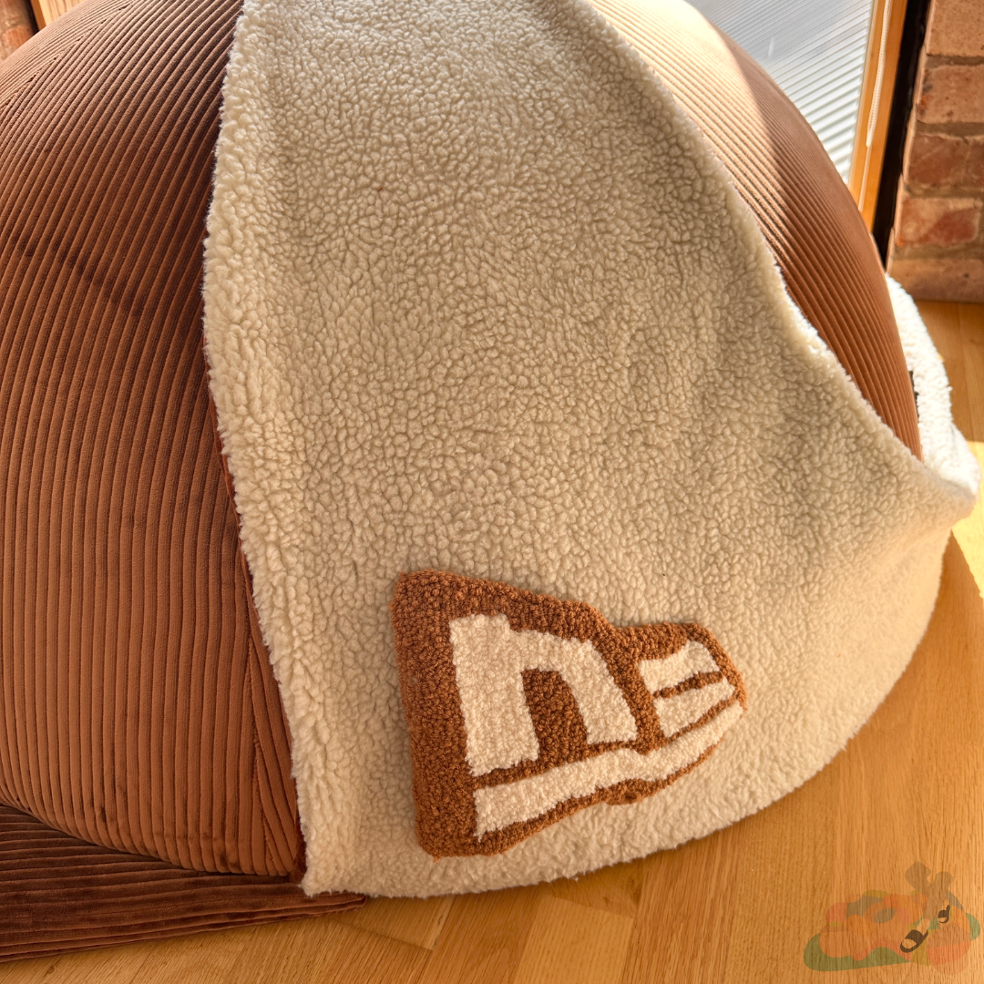 MAINS CORDUROY FITTED CAP SEAT’